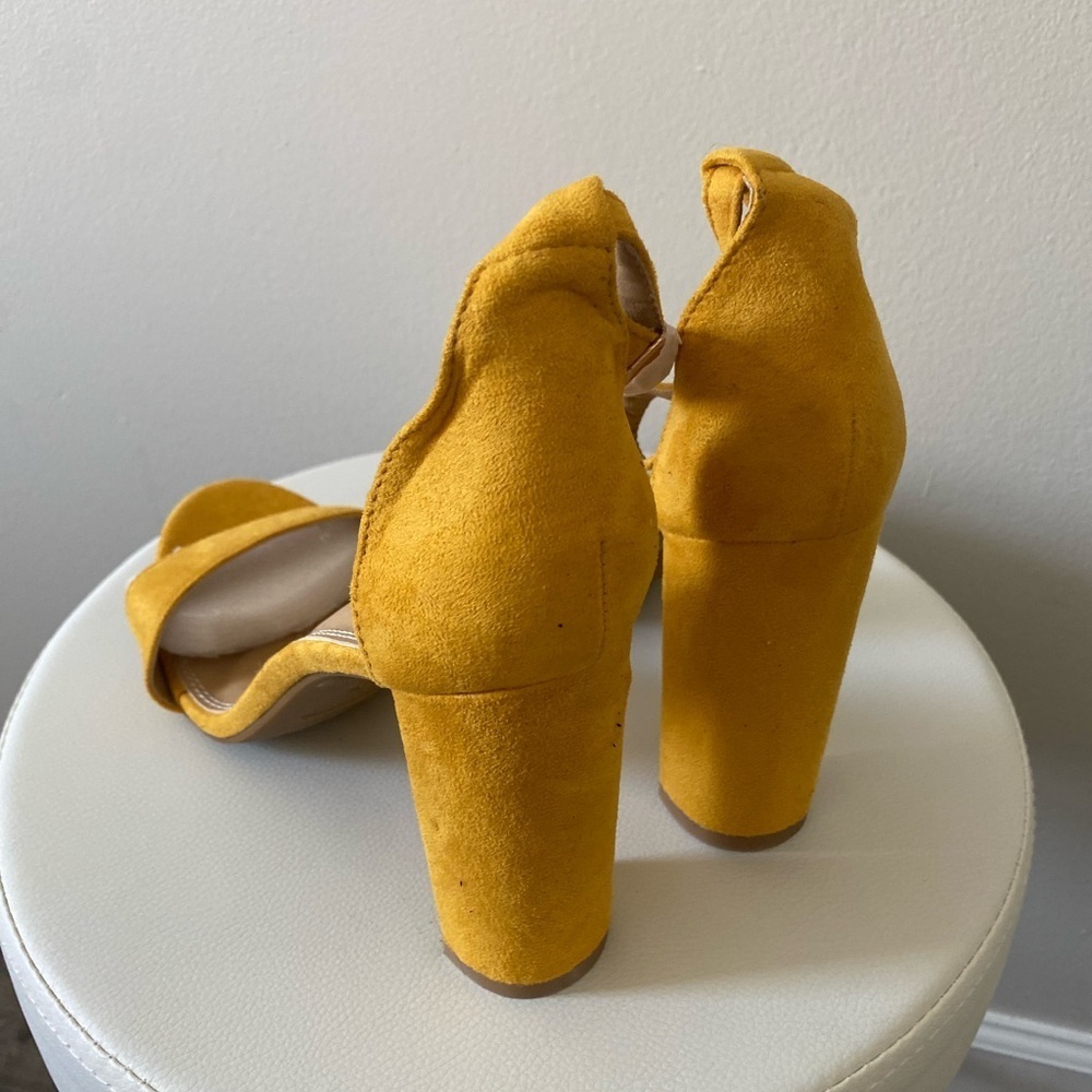 Mustard Yellow Block Heel Ankle Tie Sandals Size 9 NWT - Picture 5 of 10